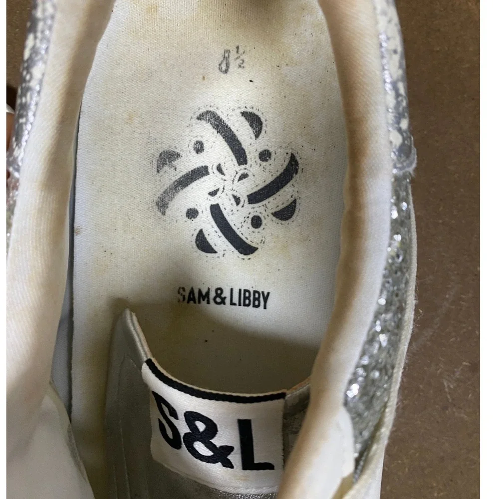 Sam & Libby Womens Glitter Star Sneakers White Silver Metallic Low Top 8.5